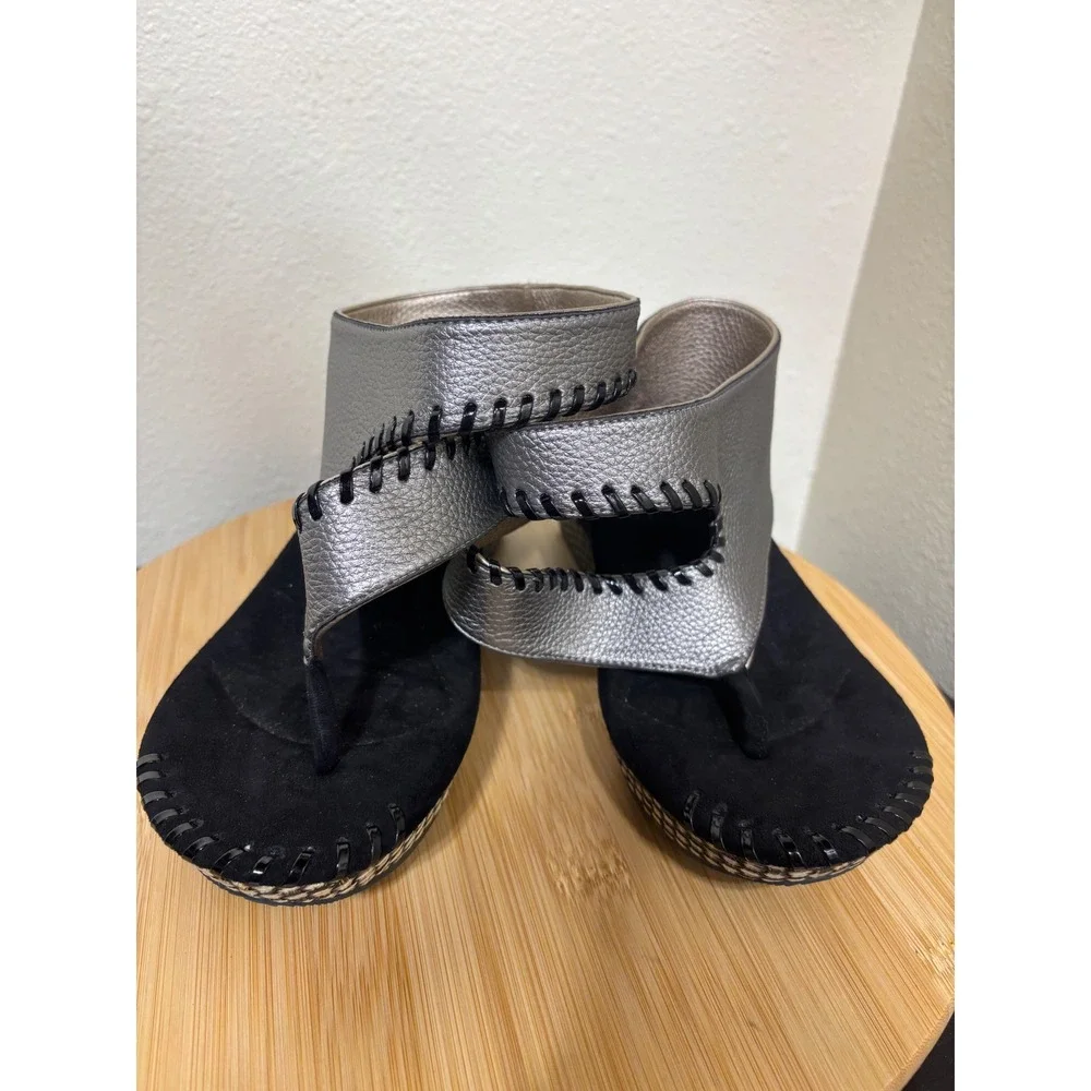Modzori Reversible Wedge Sandals Size 9 Metallic Pewter Gold Whipstitch Thong